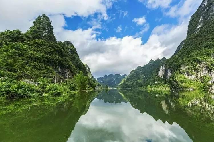 怎么样才能回到从前？ 想回到、过去、 试着让故事、继续、游戏画面